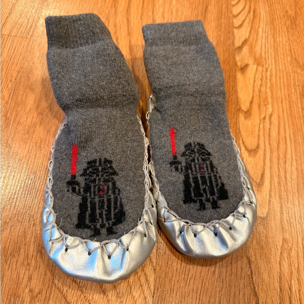 Hanna Andersson Swedish Booties Gray and Silver Baby Moccasins Darth Vader 7-9